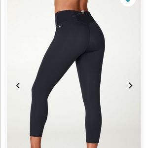 Fabletics Trinity High-Waisted Pocket Capri